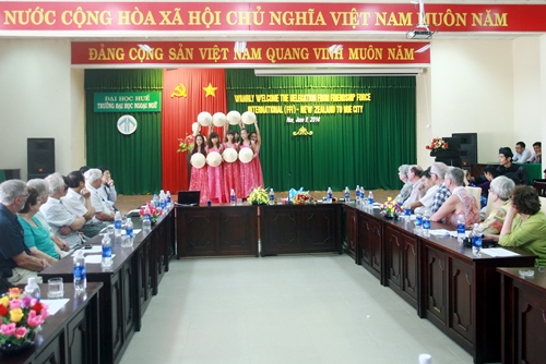 គណៈប្រតិភូបេសកជនអន្តរជាតិមកបំពេញទស្សនកិច្ចនៅវៀតណាម